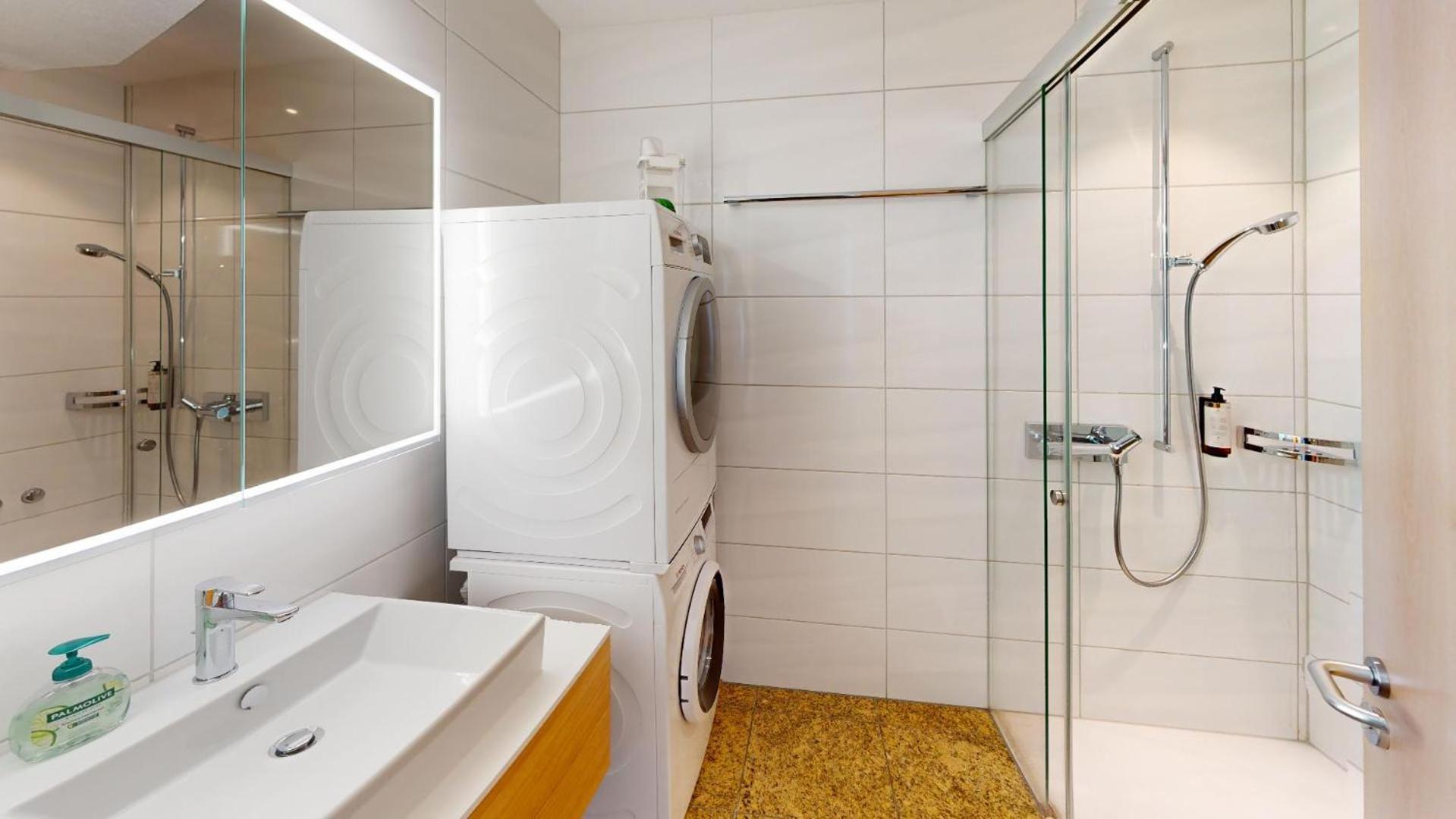 Ueber Den Daecher Von Chur Apartment Bagian luar foto